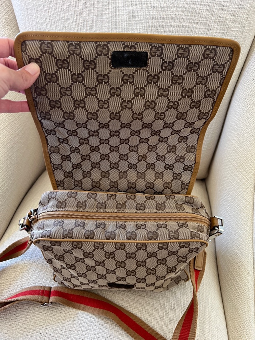 Gucci GG Canvas Front Flap Crossbody Bag - Picture 4 of 16